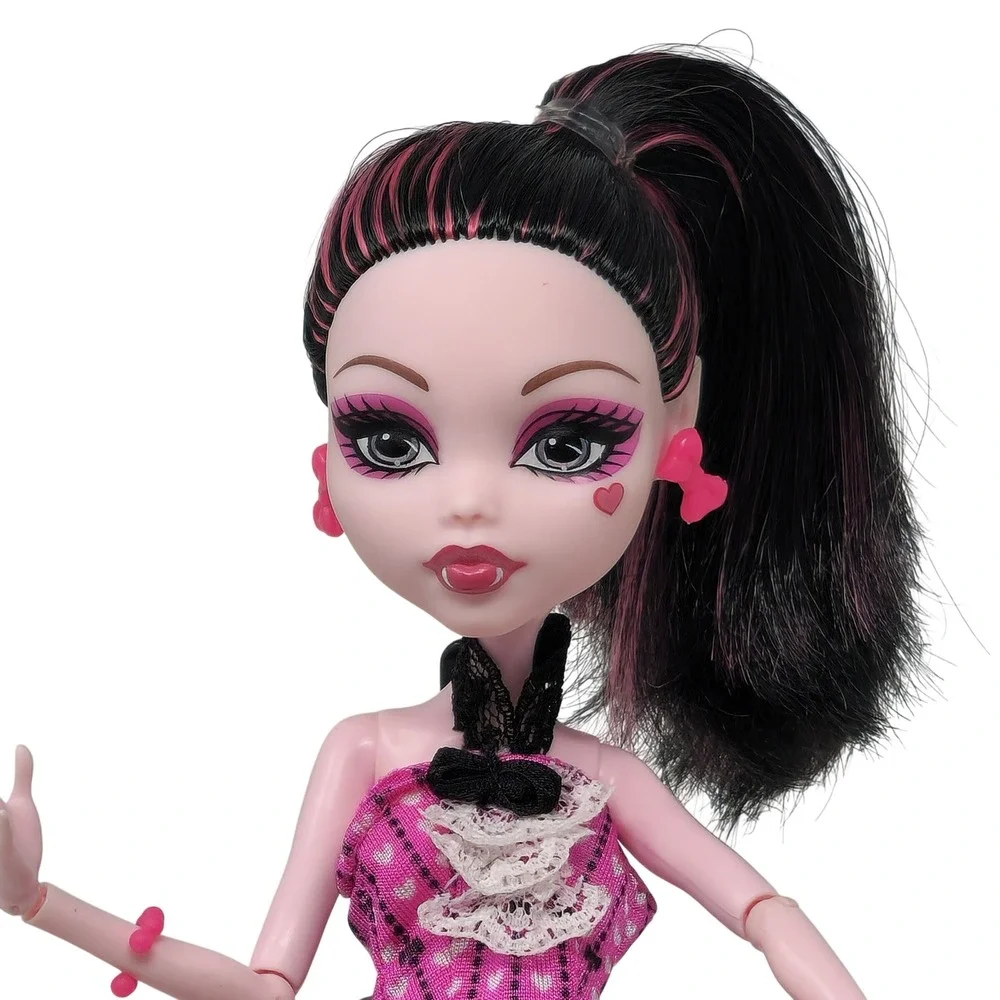 Mattel draculaura from